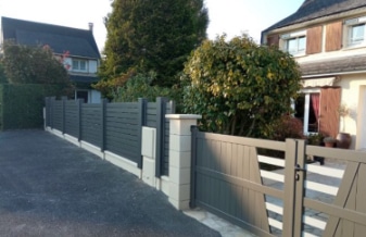 Les bonnes clôtures font les bons voisins, propriété à proximité de Bayeux