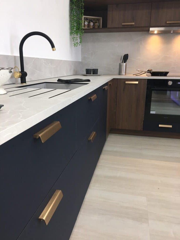 Cuisine Signature Izabelle : Un Avant-Goût du Luxe au Showroom d'Agneaux