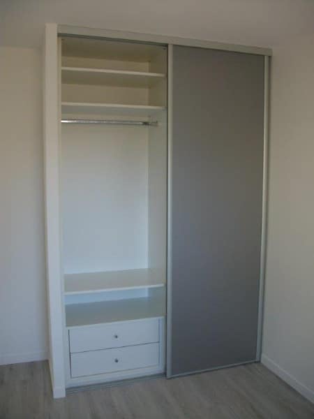 Pose de 4 dressings sur mesure à Saint-Lô, Coutances et Granville